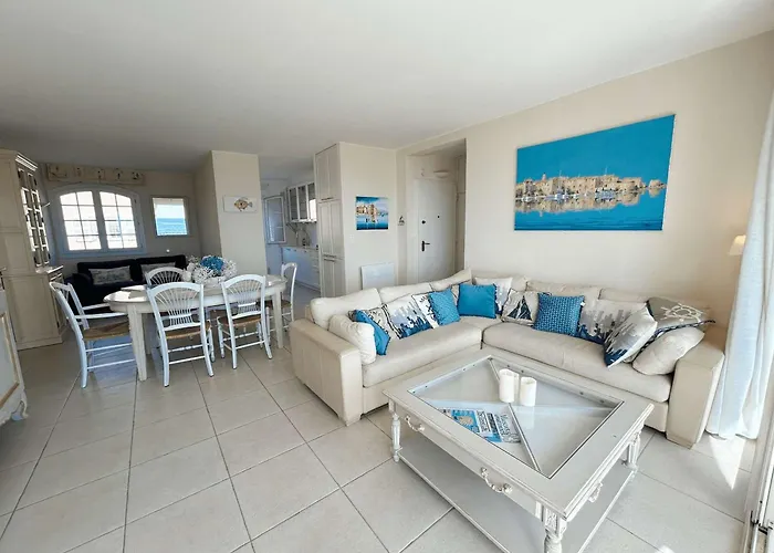 Appartement Spacieux Avec Balcon Et Acces A Port - Fr-1-868-12