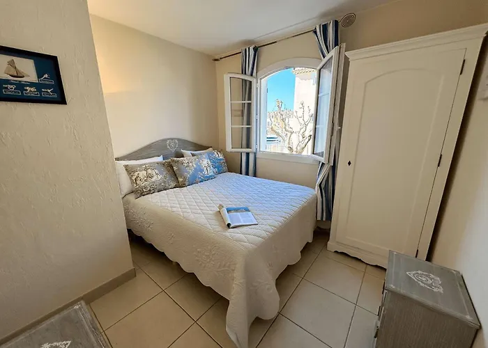 Appartement Spacieux Avec Balcon Et Acces A Port - Fr-1-868-12 *