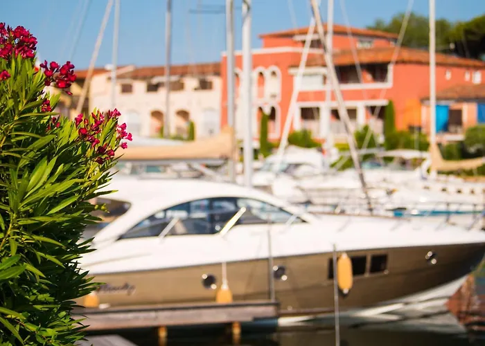 Spacieux Avec Balcon Et Acces A Port - Fr-1-868-12